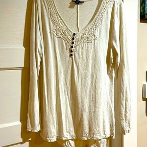 Style and Company XL Lace embellished tee